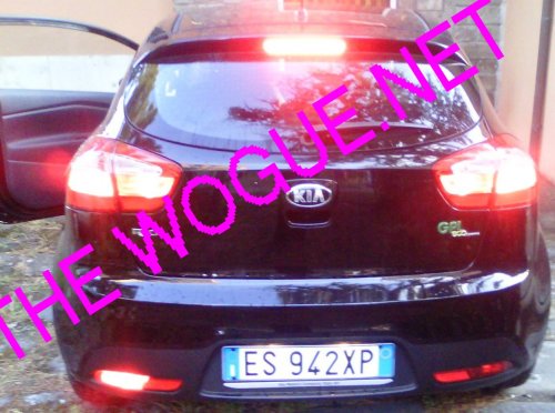 kia rio gpl il dietro con tutte le luci accese