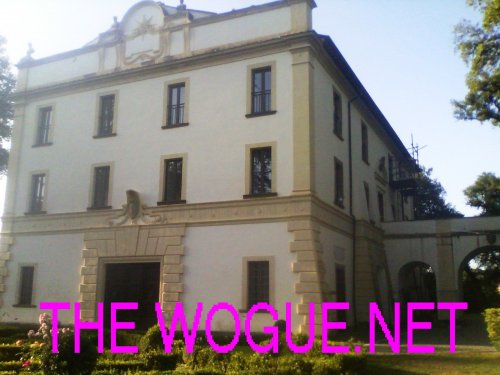 il palazzo interno parco di sutri