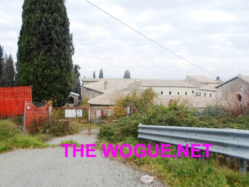 VEDUTA ESTERNA LAVORI FERMI HOTEL DI LUSSO EX CONVENTO ORVIETO