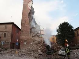 terremoto emilia romagna 2012 maggio caduto edificio dell'orologio